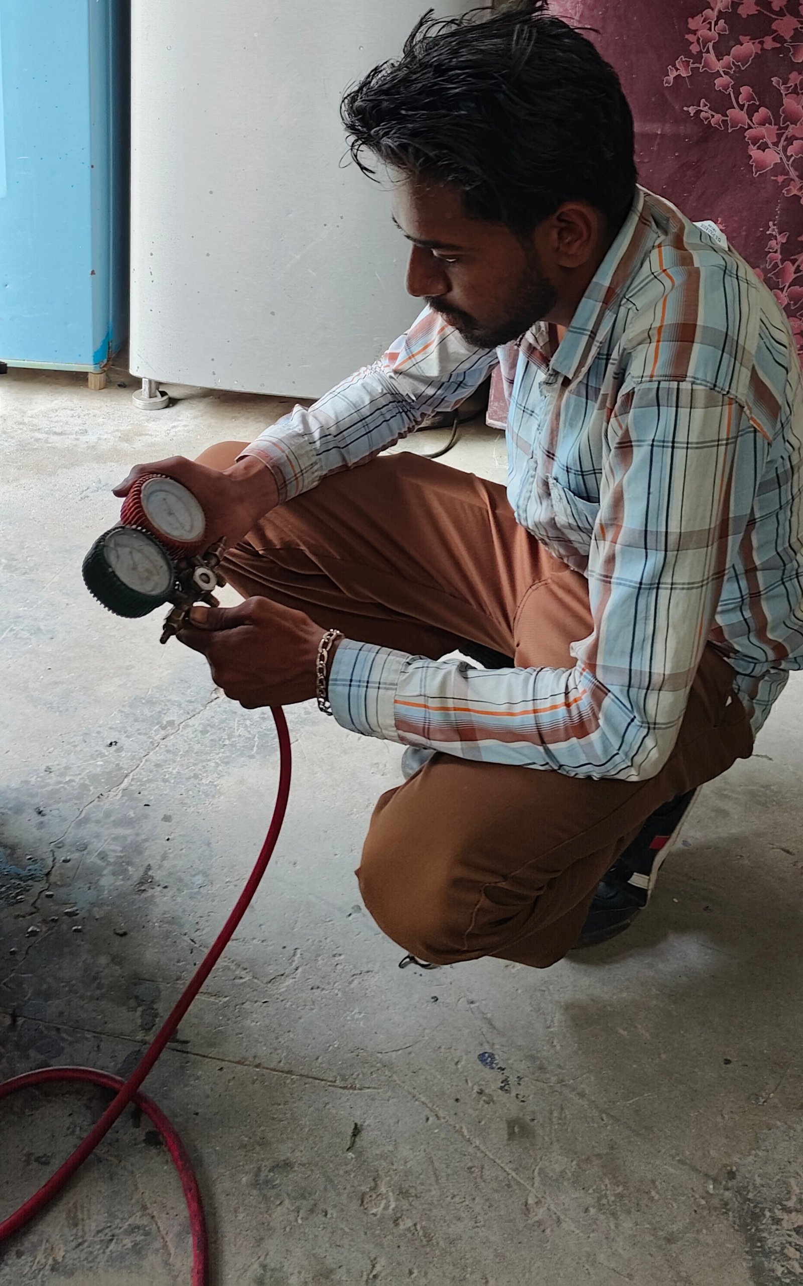 AC Gas Refilling & Service
